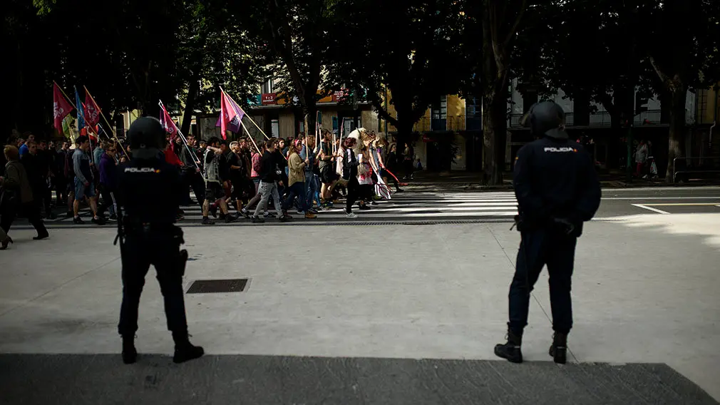 Manifestación convocada por el colectivo Ernai en rechazo a la sentencia por la agresión a dos guardias civiles en Alsasua.. MIGUEL OSÉS_5