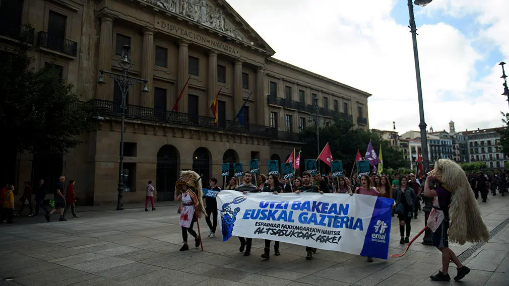 Manifestación convocada por el colectivo Ernai en rechazo a la sentencia por la agresión a dos guardias civiles en Alsasua.. MIGUEL OSÉS