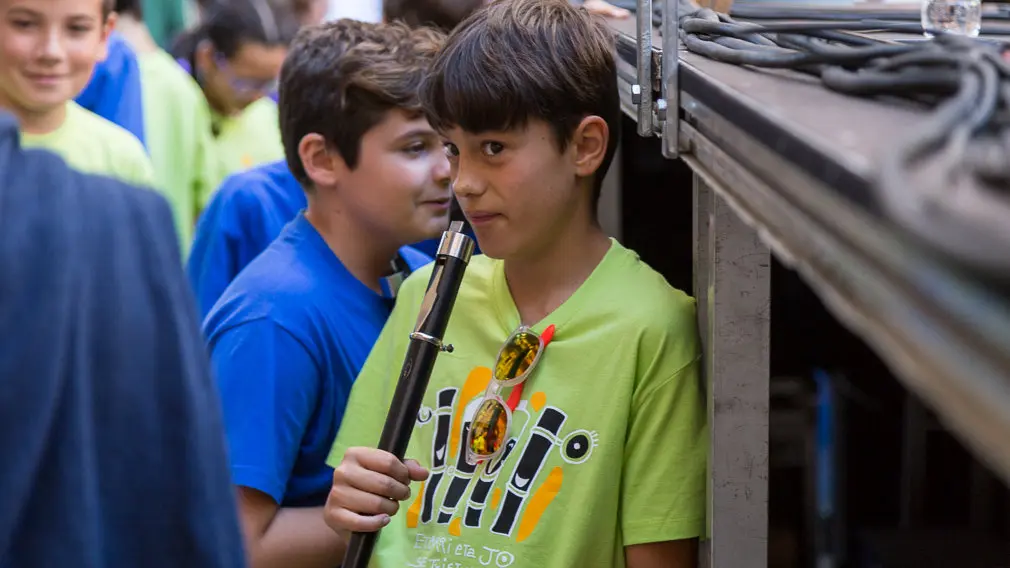 Más de un centenar de niños y niñas han participado en el 'Alarde de Txistularis Txikis' coincidiendo con el Día Europeo de la Música (03). IÑIGO ALZUGARAY