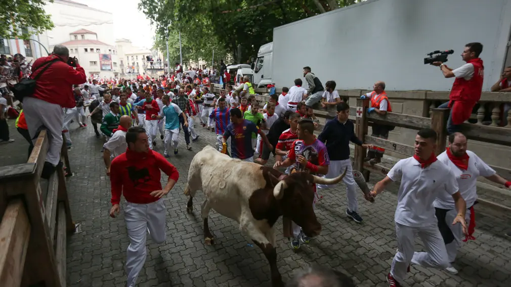 Primer encierro de San Fermín 2018 con toros de la ganadería El Puerto de San Lorenzo. ALEJANDRO VELASCO (38)