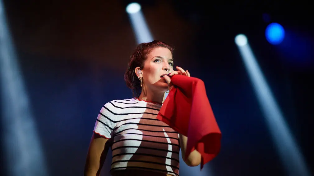 7 de julio conciertos de Plaza de los Fueros con Iseo & Dodosound with The Mousehunters y Nathy Peluso3210