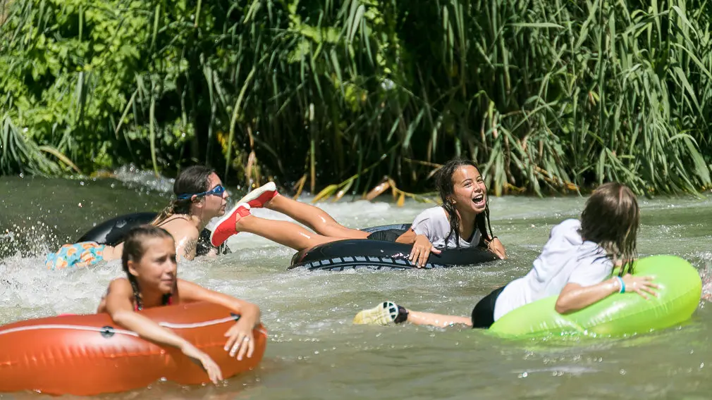 Tradicional descenso del río Ega de los jóvenes de Estella tras el chupinazo 2018 -(33). IÑIGO ALZUGARAY