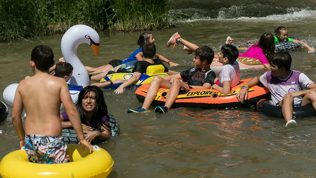 Tradicional descenso del río Ega de los jóvenes de Estella tras el chupinazo 2018 -(34). IÑIGO ALZUGARAY