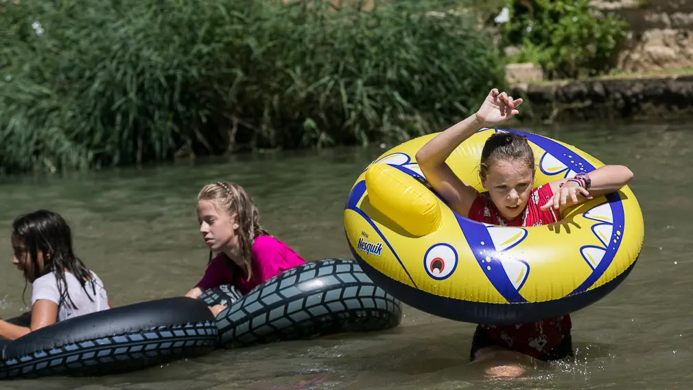 Tradicional descenso del río Ega de los jóvenes de Estella tras el chupinazo 2018 -(37). IÑIGO ALZUGARAY