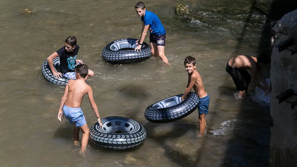 Tradicional descenso del río Ega de los jóvenes de Estella tras el chupinazo 2018 -(52). IÑIGO ALZUGARAY