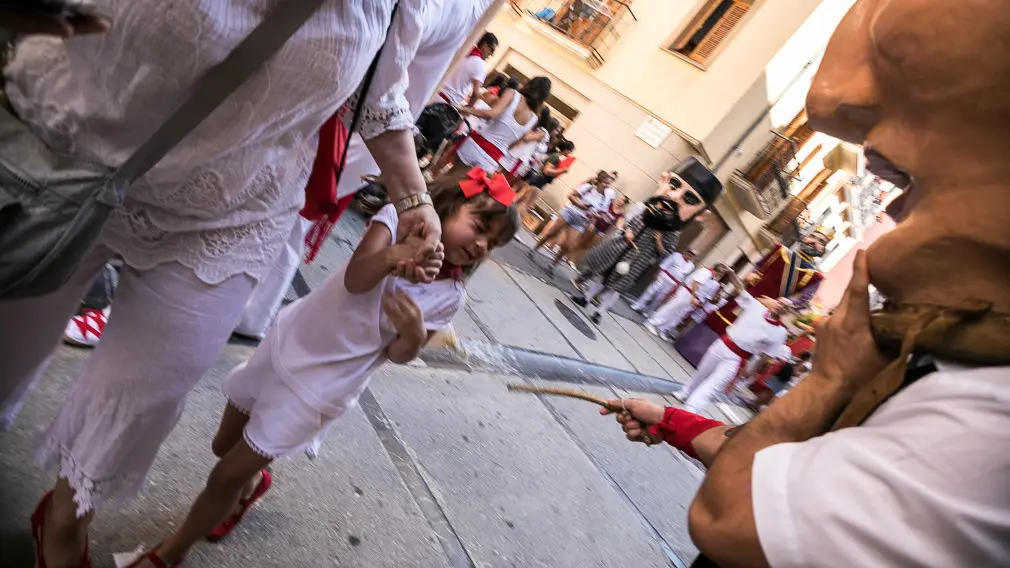 Salida de la Comparsa de Gigantes y Cabezudos en el primer día de Fiestas de Estella 2018 (07). IÑIGO ALZUGARAY