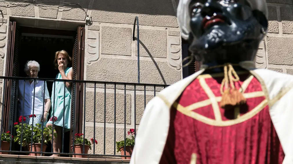 Salida de la Comparsa de Gigantes y Cabezudos en el primer día de Fiestas de Estella 2018 (14). IÑIGO ALZUGARAY