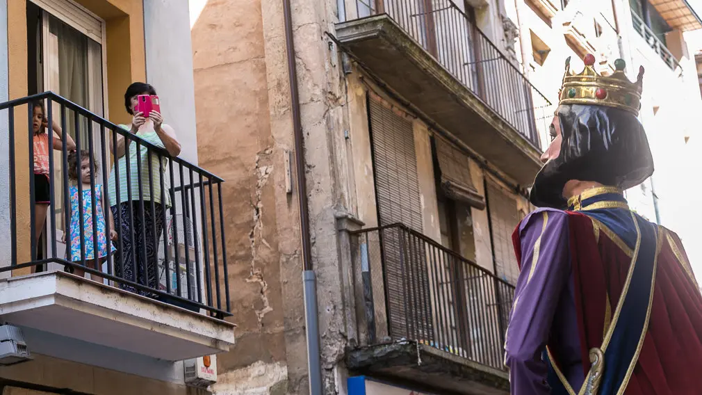 Salida de la Comparsa de Gigantes y Cabezudos en el primer día de Fiestas de Estella 2018 (21). IÑIGO ALZUGARAY