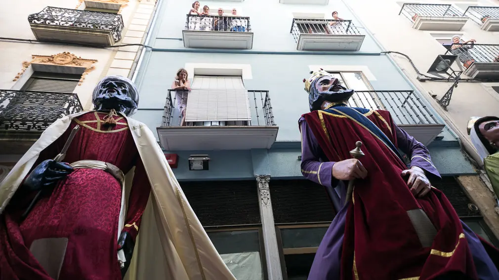 Salida de la Comparsa de Gigantes y Cabezudos en el primer día de Fiestas de Estella 2018 (29). IÑIGO ALZUGARAY
