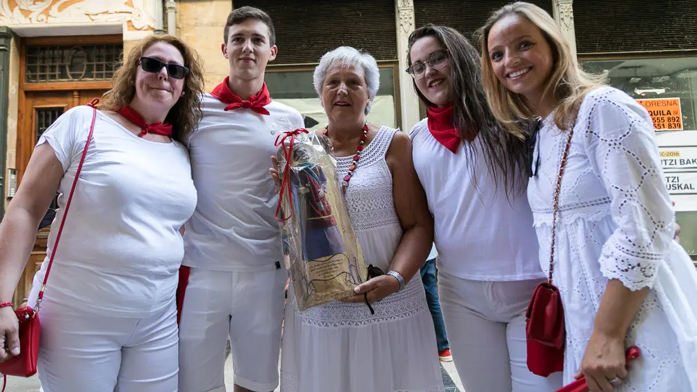 Salida de la Comparsa de Gigantes y Cabezudos en el primer día de Fiestas de Estella 2018 (30). IÑIGO ALZUGARAY