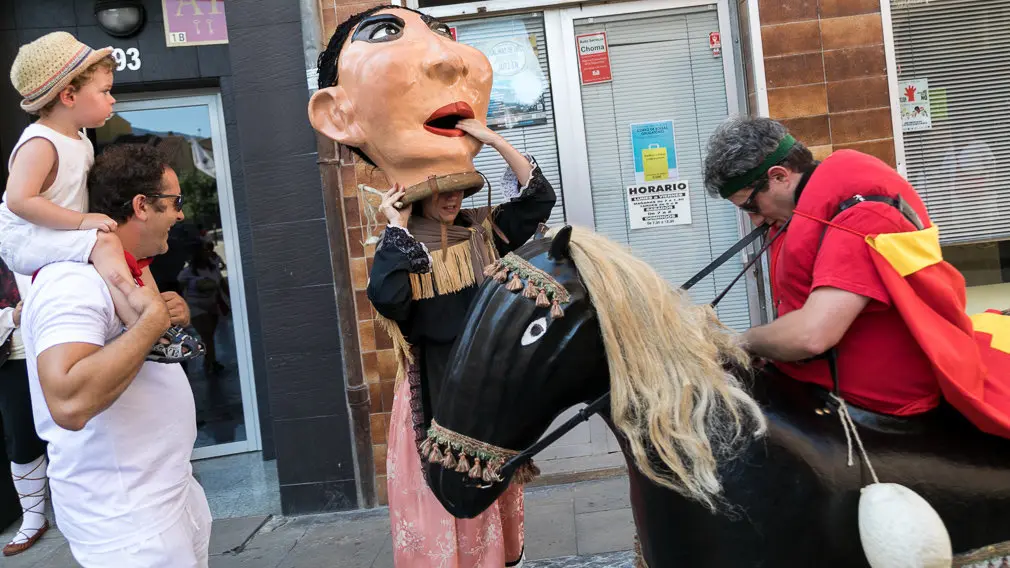 Salida de la Comparsa de Gigantes y Cabezudos en el primer día de Fiestas de Estella 2018 (39). IÑIGO ALZUGARAY