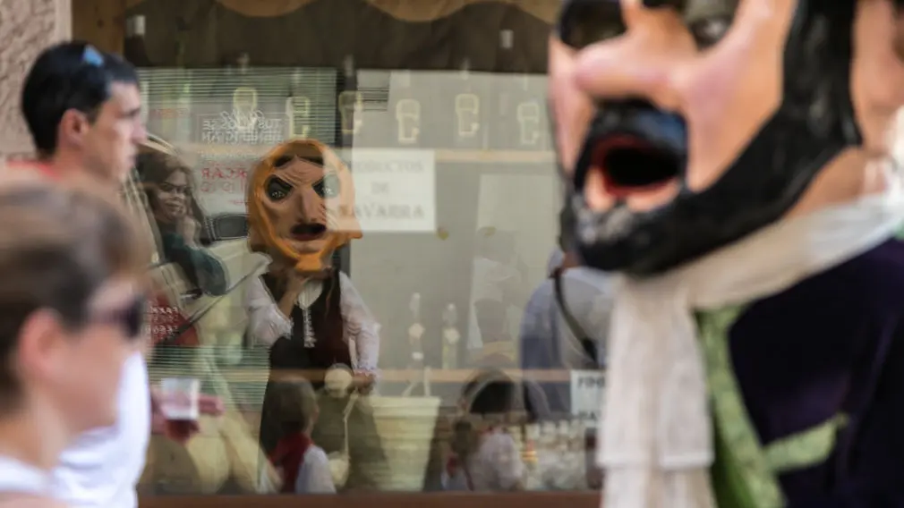 Salida de la Comparsa de Gigantes y Cabezudos en el primer día de Fiestas de Estella 2018 (40). IÑIGO ALZUGARAY