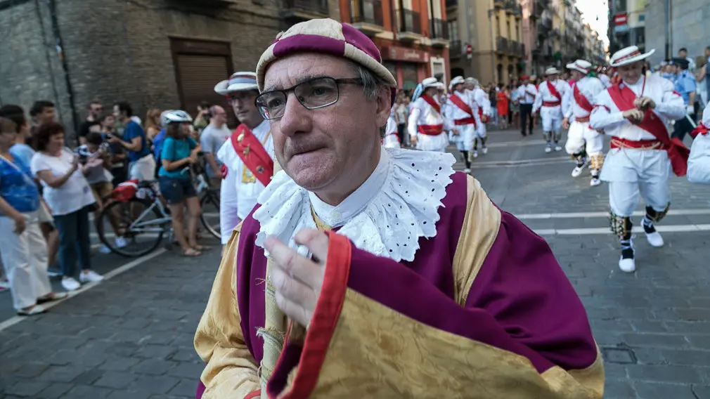 Baile de los Danzantes de San Lorenzo en el día de su patrón (01). IÑIGO ALZUGARAY