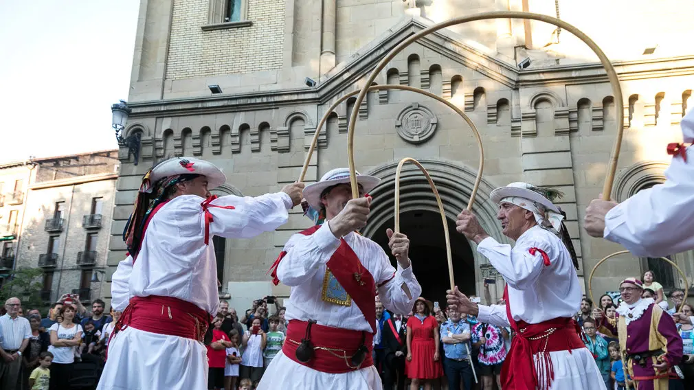 Baile de los Danzantes de San Lorenzo en el día de su patrón (12). IÑIGO ALZUGARAY