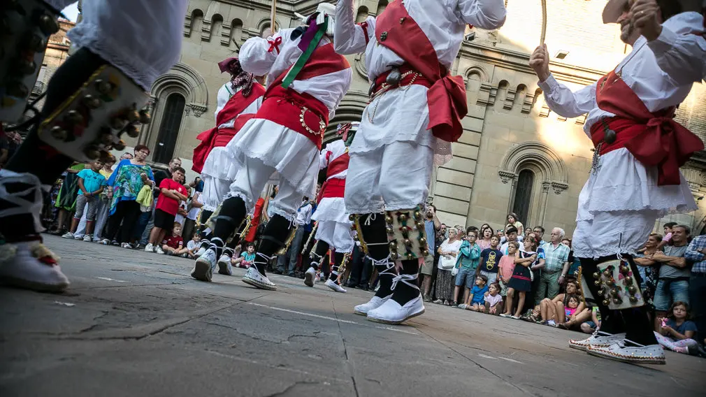 Baile de los Danzantes de San Lorenzo en el día de su patrón (14). IÑIGO ALZUGARAY