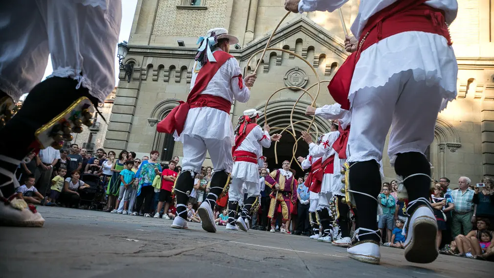 Baile de los Danzantes de San Lorenzo en el día de su patrón (15). IÑIGO ALZUGARAY