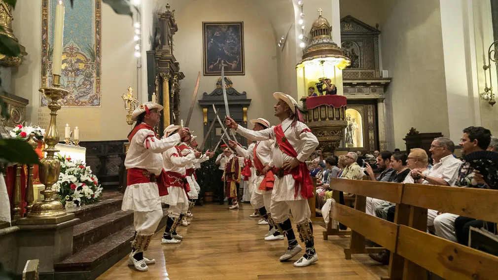 Baile de los Danzantes de San Lorenzo en el día de su patrón (19). IÑIGO ALZUGARAY