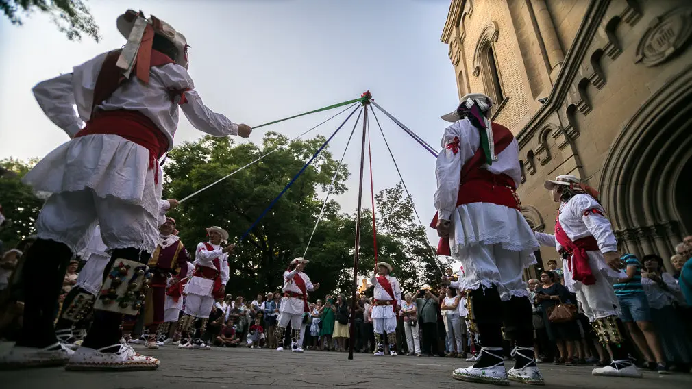 Baile de los Danzantes de San Lorenzo en el día de su patrón (25). IÑIGO ALZUGARAY