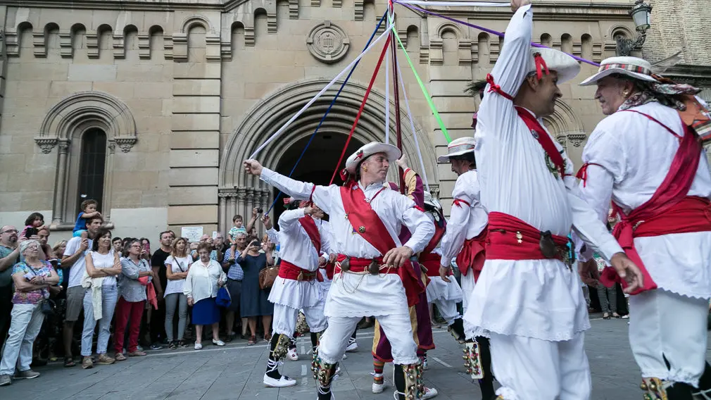 Baile de los Danzantes de San Lorenzo en el día de su patrón (27). IÑIGO ALZUGARAY