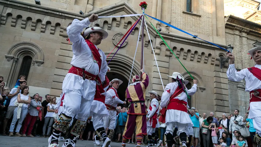 Baile de los Danzantes de San Lorenzo en el día de su patrón (28). IÑIGO ALZUGARAY