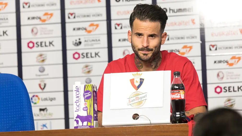 Presentación de Rubén García como nuevo delantero de Osasuna donde jugará con el número 14 en su camiseta (04). IÑIGO ALZUGARAY