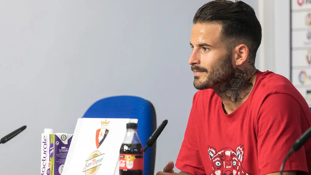Presentación de Rubén García como nuevo delantero de Osasuna donde jugará con el número 14 en su camiseta (17). IÑIGO ALZUGARAY