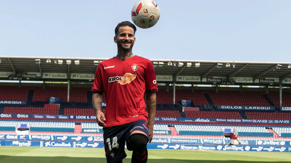 Presentación de Rubén García como nuevo delantero de Osasuna donde jugará con el número 14 en su camiseta (31). IÑIGO ALZUGARAY