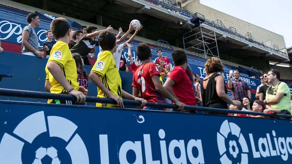 Presentación de Rubén García como nuevo delantero de Osasuna donde jugará con el número 14 en su camiseta (35). IÑIGO ALZUGARAY