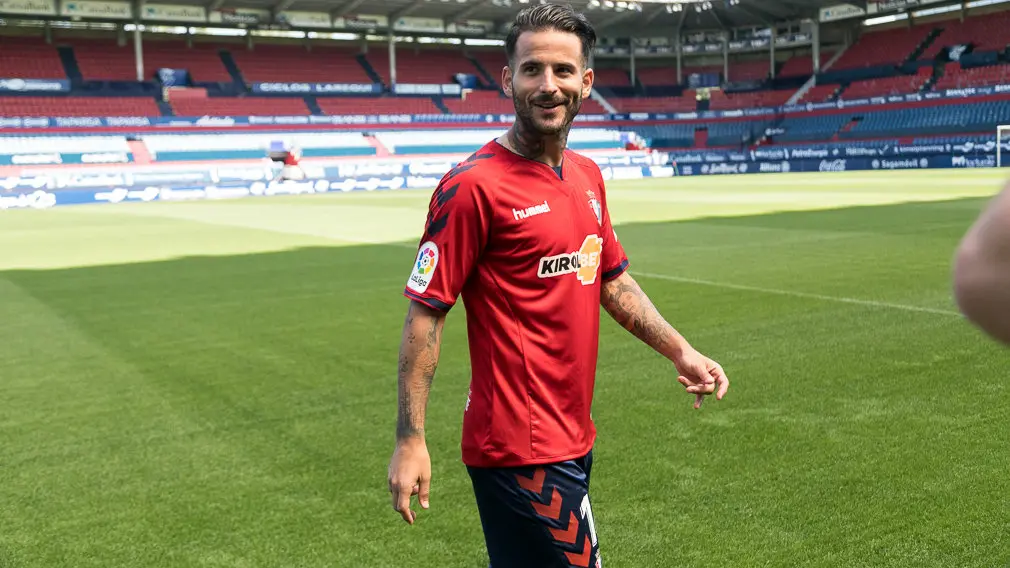 Presentación de Rubén García como nuevo delantero de Osasuna donde jugará con el número 14 en su camiseta (38). IÑIGO ALZUGARAY