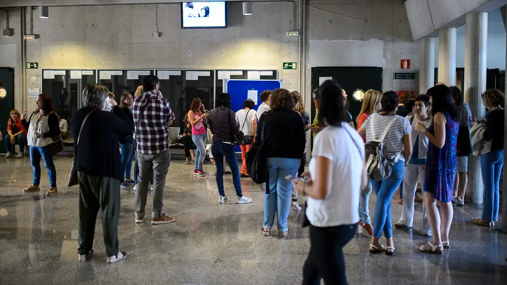 Más de 1.3000 personas se presentan a la selección para la contratación temporal de auxiliares administrativos. PABLO LASAOSA 01