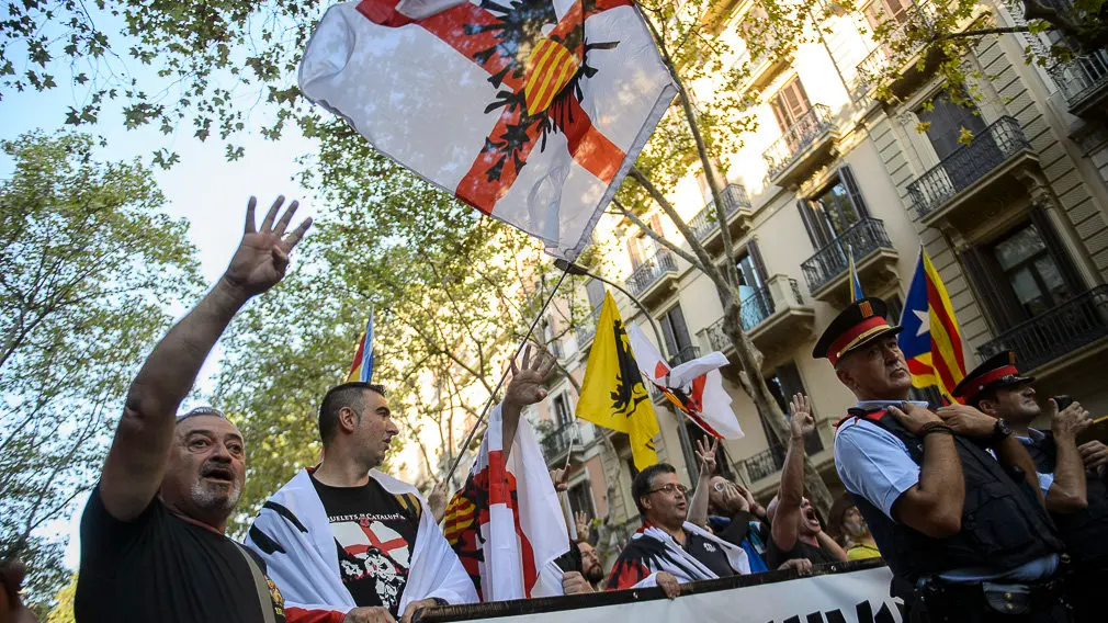 Momentos de tensión durante la ofrenda floral a Casanova en Barcelona durante la Diada 2018. PABLO LASAOSA 01