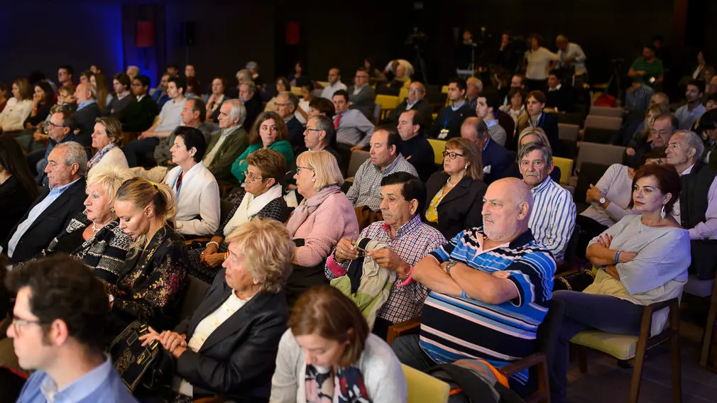 Ana Beltrán, Alfonso Alonso, Isabel Bonig, Xavier García Albiol y Dolors Monserral en un acto organizado por el Partido Popular de Navarra. PABLO LASAOSA 05