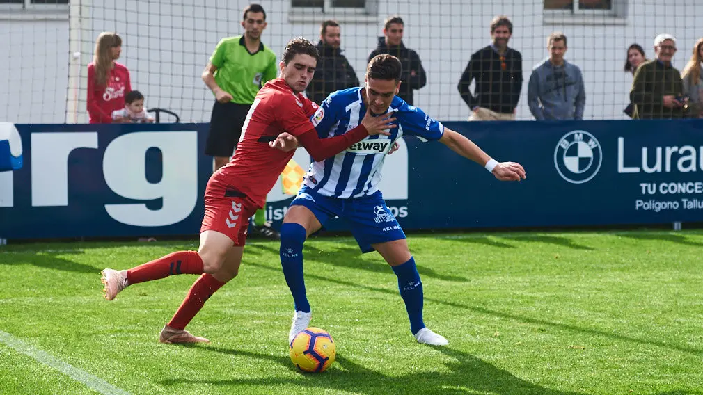 Partido amistoso entre Osasuna y Alavés en las instalaciones de Tajonar. MIGUEL OSÉS.