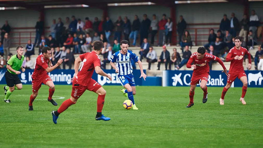 Partido amistoso entre Osasuna y Alavés en las instalaciones de Tajonar. MIGUEL OSÉS.