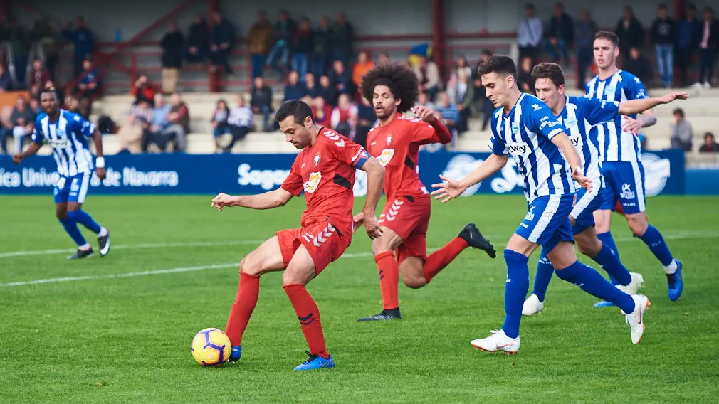 Partido amistoso entre Osasuna y Alavés en las instalaciones de Tajonar. MIGUEL OSÉS.