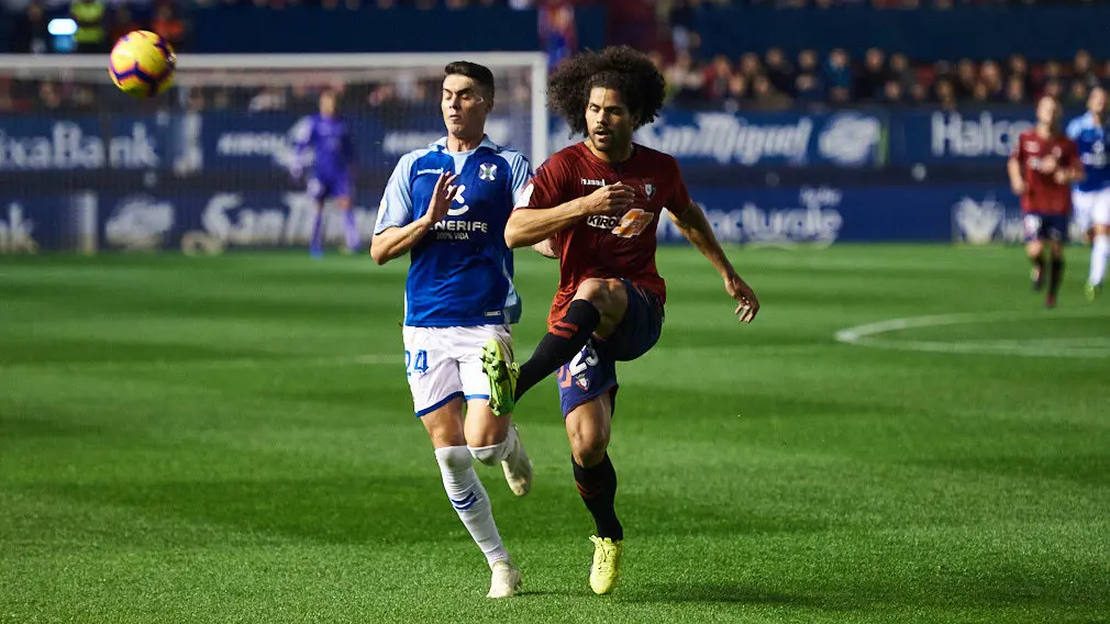 Partido correspondiente a la jornada 14 entre Osasuna y Tenerife. MIGUEL OSÉS 3