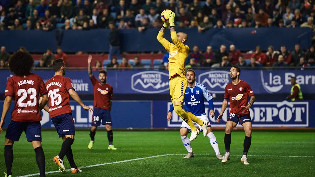 Partido correspondiente a la jornada 14 entre Osasuna y Tenerife. MIGUEL OSÉS