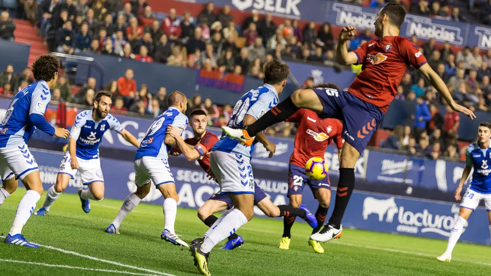 Partido de la Liga 123 entre Osasuna y Tenerife disputado en El Sadar (12). IÑIGO ALZUGARAY