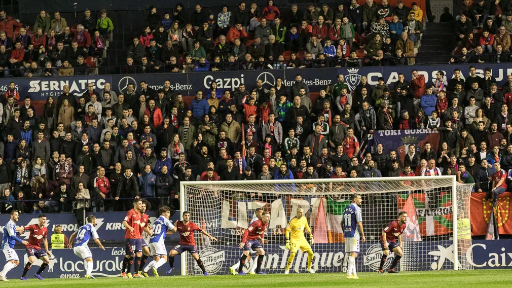 Partido de la Liga 123 entre Osasuna y Tenerife disputado en El Sadar (22). IÑIGO ALZUGARAY