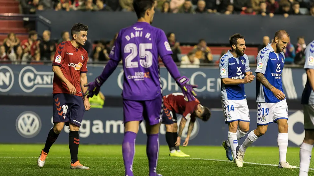 Partido de la Liga 123 entre Osasuna y Tenerife disputado en El Sadar (25). IÑIGO ALZUGARAY