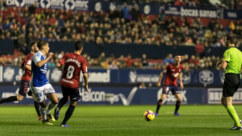 Partido de la Liga 123 entre Osasuna y Tenerife disputado en El Sadar (28). IÑIGO ALZUGARAY