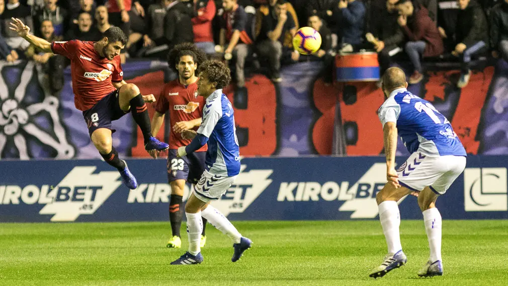Partido de la Liga 123 entre Osasuna y Tenerife disputado en El Sadar (40). IÑIGO ALZUGARAY
