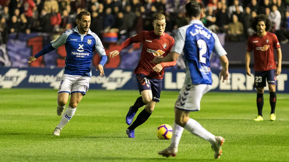 Partido de la Liga 123 entre Osasuna y Tenerife disputado en El Sadar (52). IÑIGO ALZUGARAY