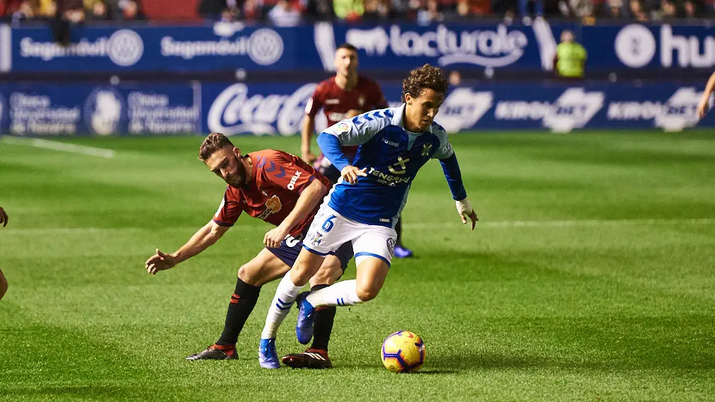Partido correspondiente a la jornada 14 entre Osasuna y Tenerife. MIGUEL OSÉS 5