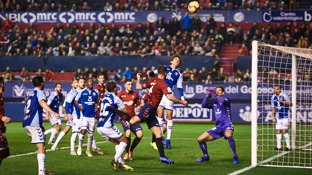 Partido correspondiente a la jornada 14 entre Osasuna y Tenerife. MIGUEL OSÉS