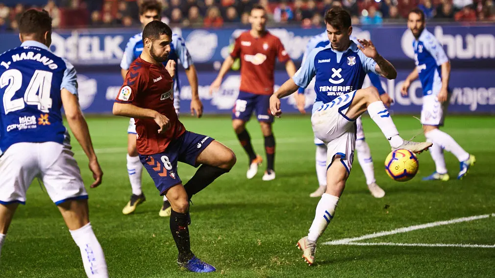 Partido correspondiente a la jornada 14 entre Osasuna y Tenerife. MIGUEL OSÉS 10