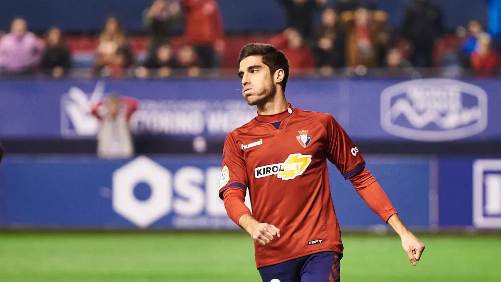 Partido correspondiente a la jornada 14 entre Osasuna y Tenerife. MIGUEL OSÉS 15