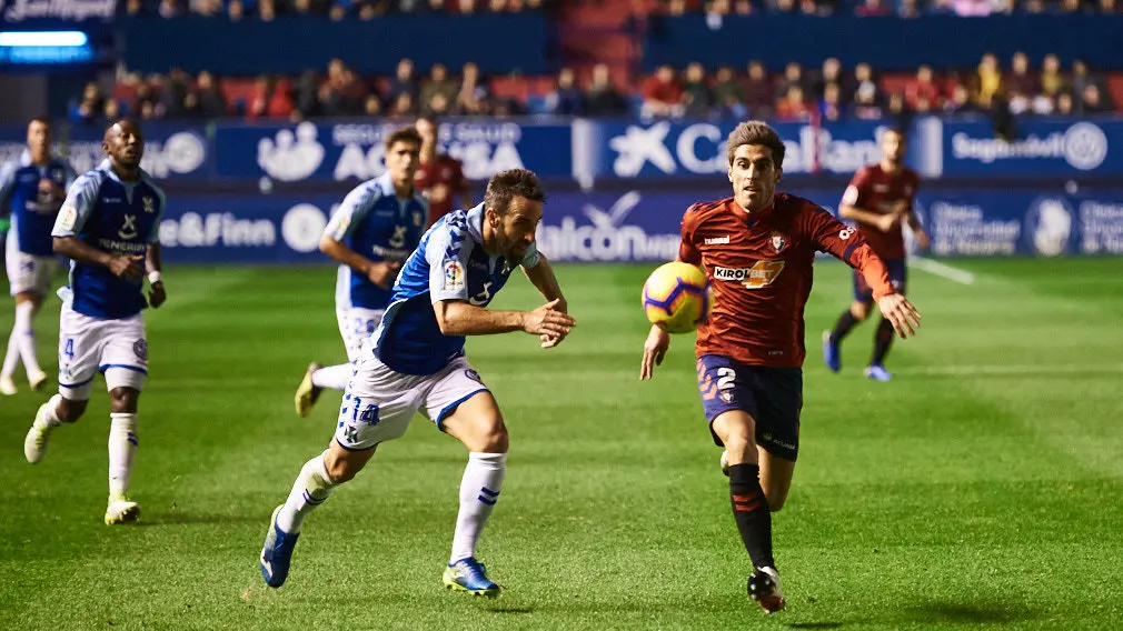Partido correspondiente a la jornada 14 entre Osasuna y Tenerife. MIGUEL OSÉS 16