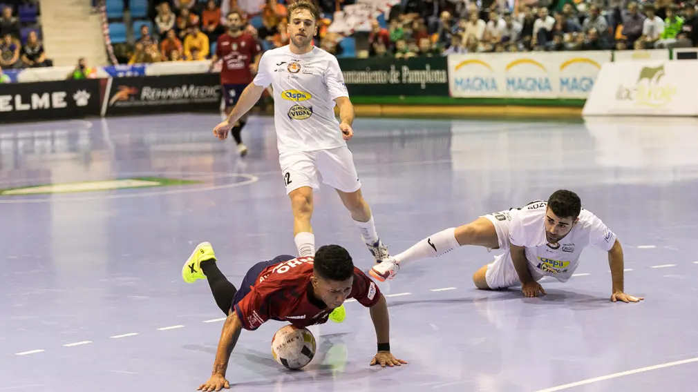 Partido de la liga de Fútbol Sala entre Osasuna Xota y Ribera Navarra en el Pabellón Anaitasuna (21). IÑIGO ALZUGARAY