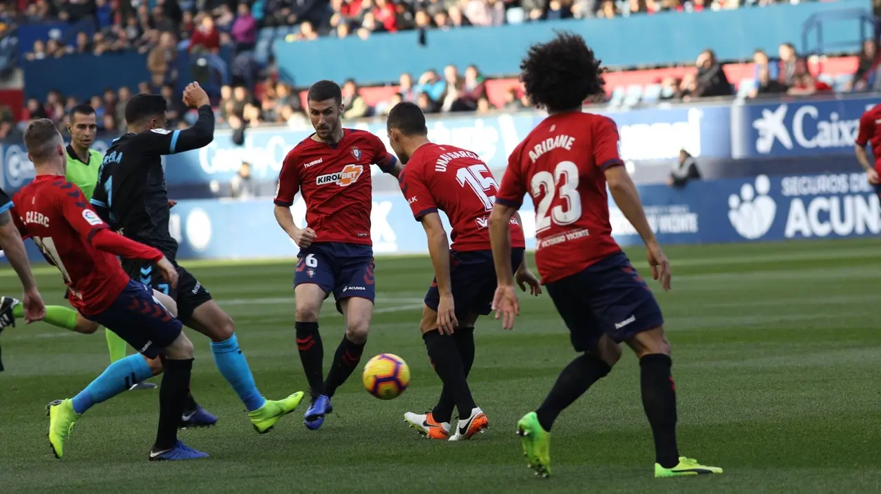 Partido entre Osasuna y el Lugo en El Sadar ÍÑIGO ALZUGARAY (1)